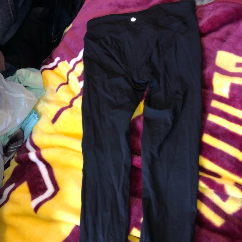 Black lulu lemon leggings